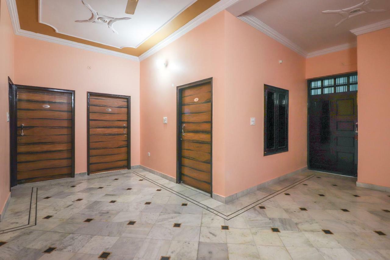 Hotel Oyo 38529 Silk Luxury At No Cost Lucknow