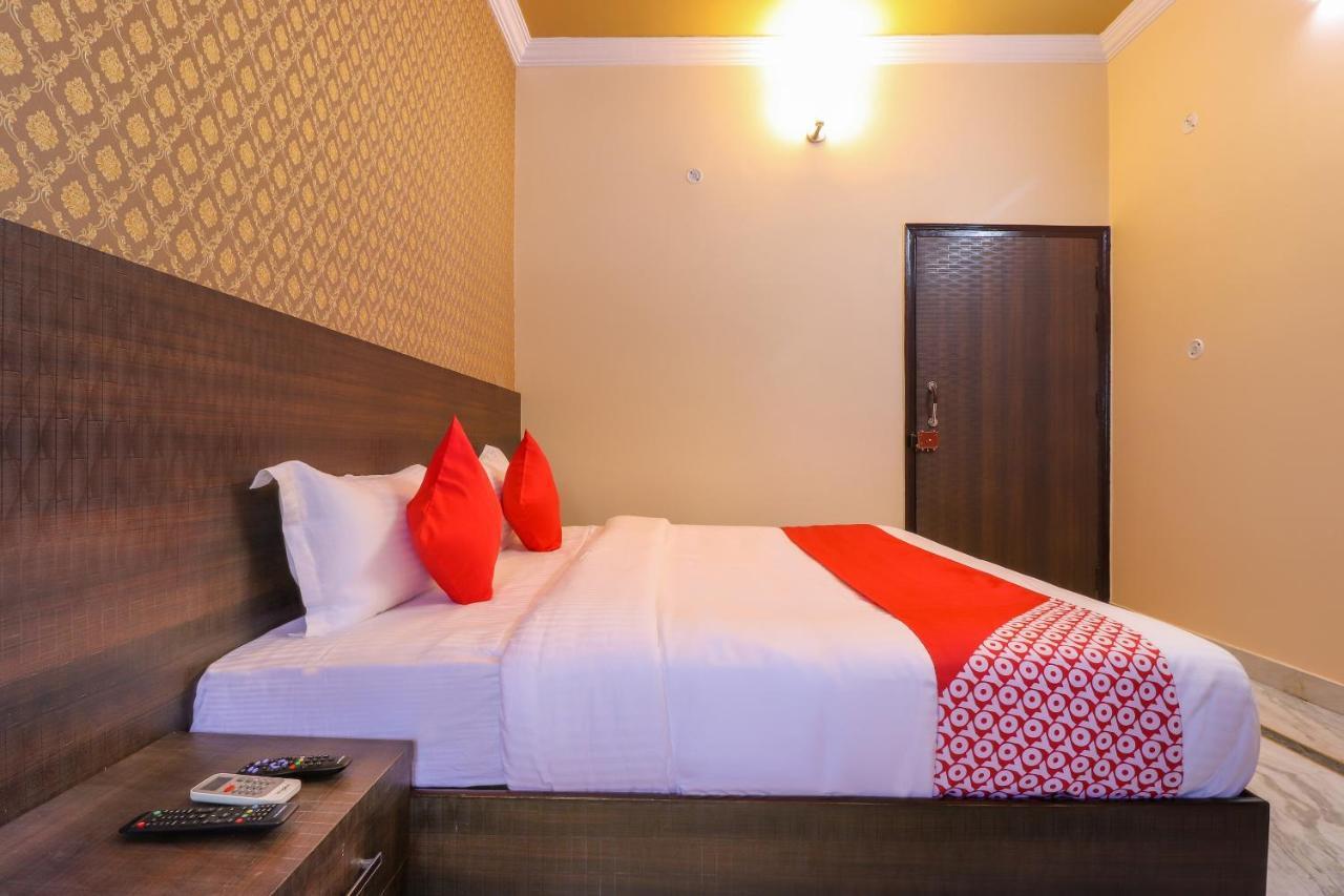 Hotel Oyo 38529 Silk Luxury At No Cost 3*